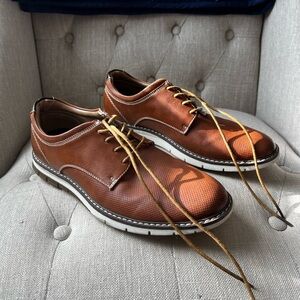 Elegant Tan Oxfords for Men.